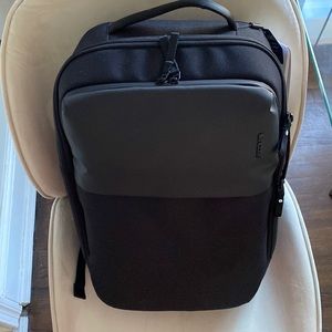 Incase A.R.C. Daypack